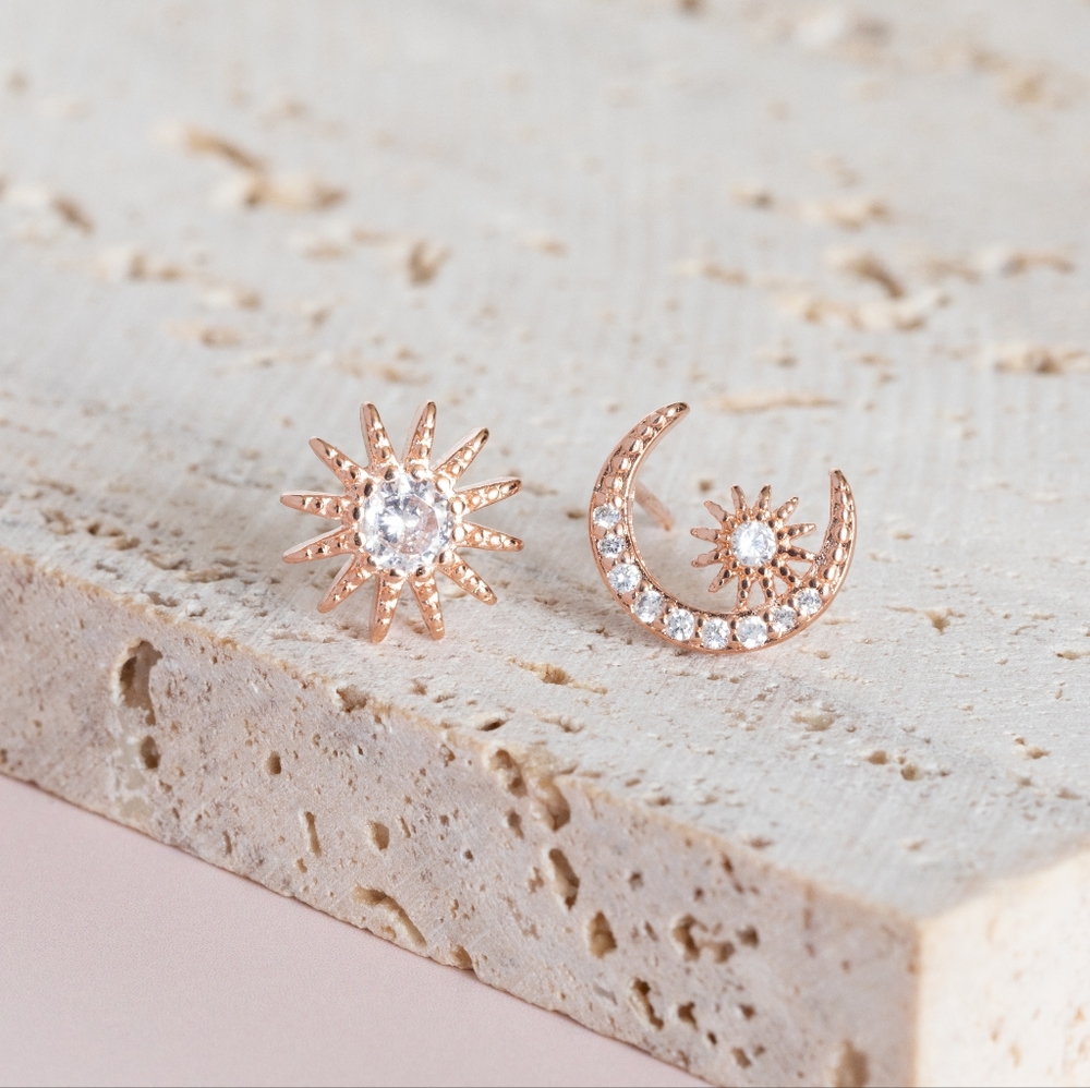 Moon & Star Earrings - Picture 3 of 7